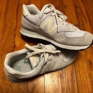 New Balance Women's Cream Sneakers